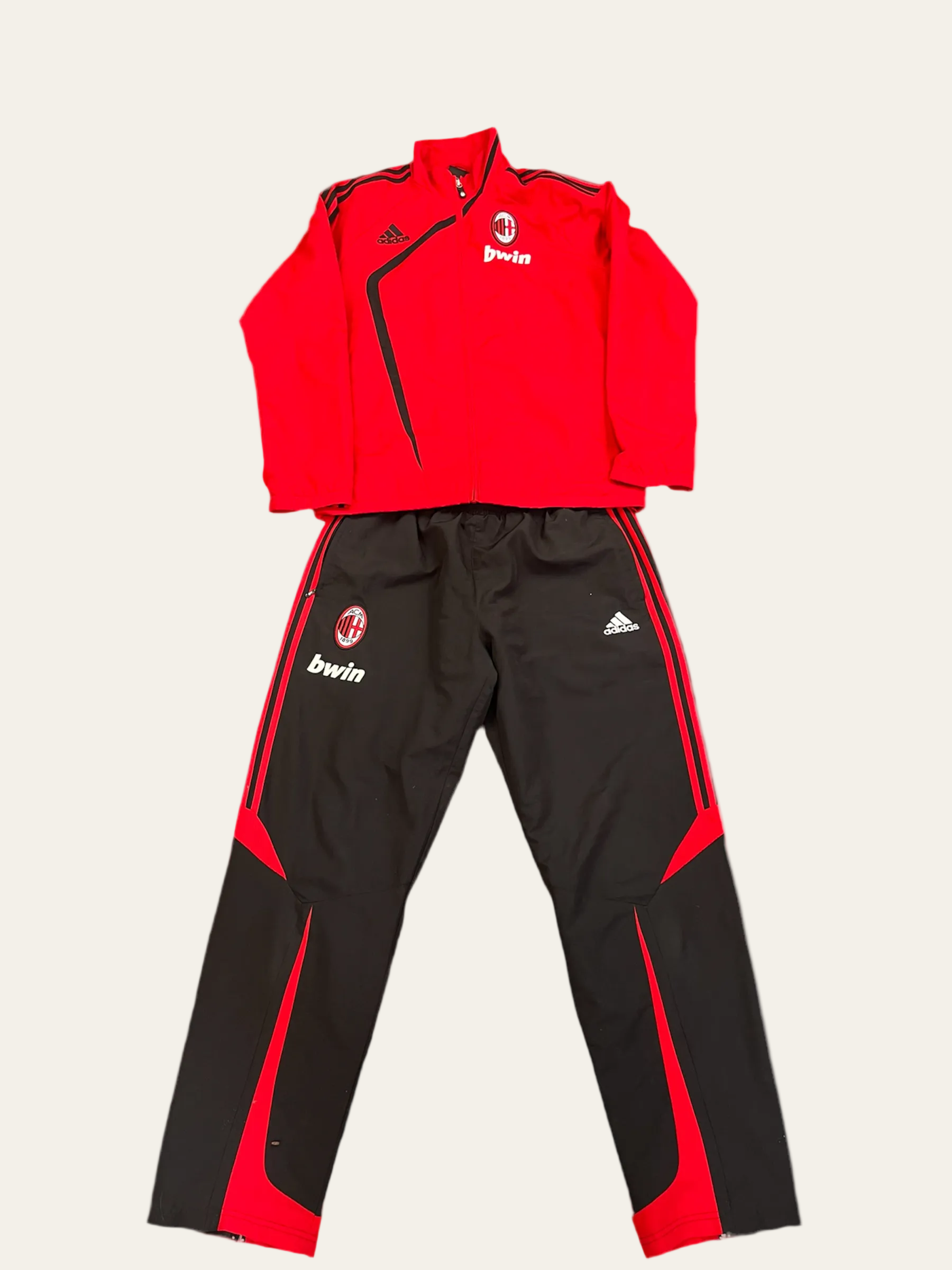 AC Milan Baggy Tracksuit – Red Top / Black Pants – Size L – Docho