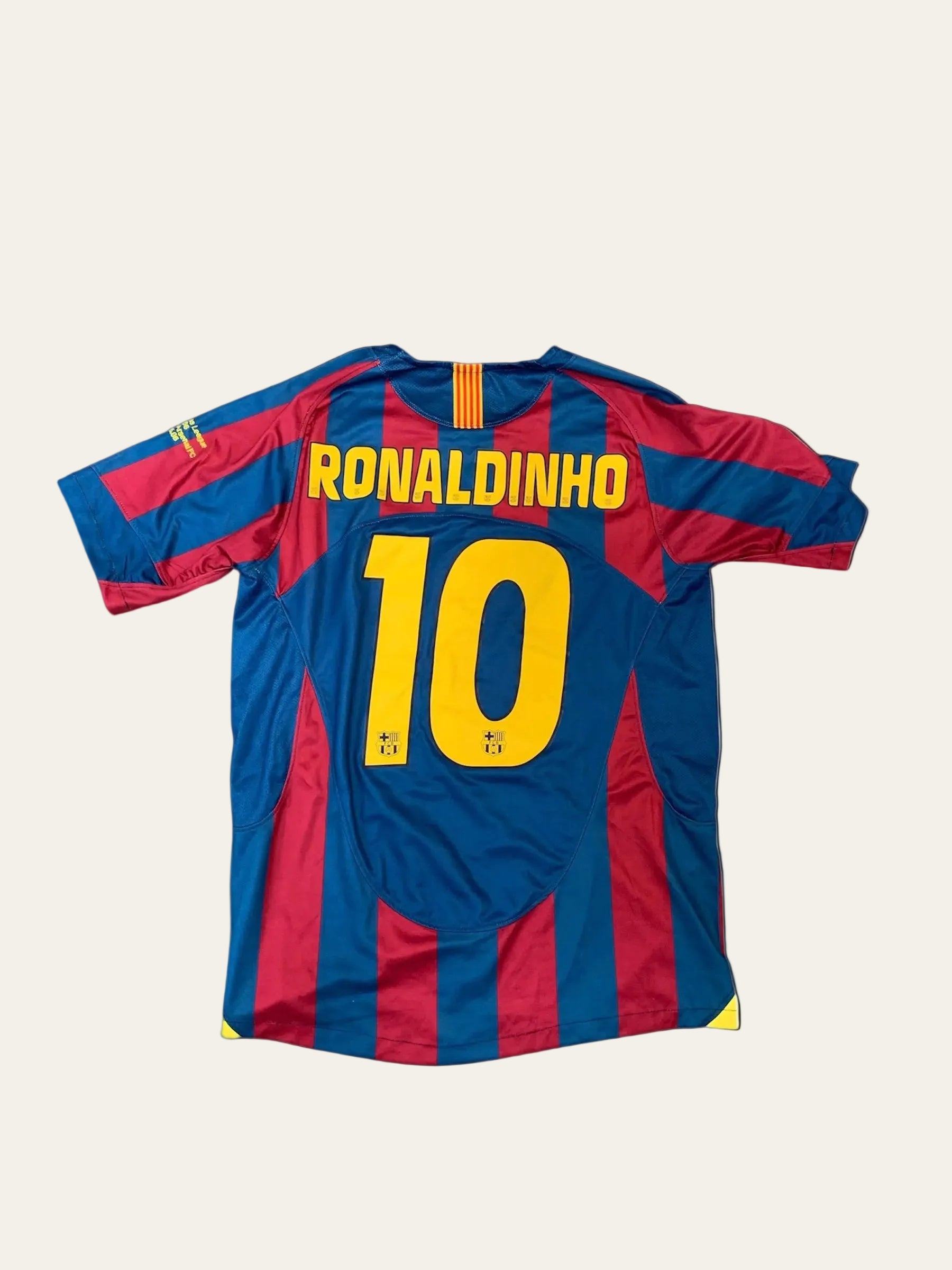FC Barcelona Shirt – Ronaldinho – Size M – Docho Vintage